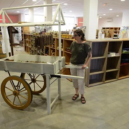 فندق Domaine La Distillerie *